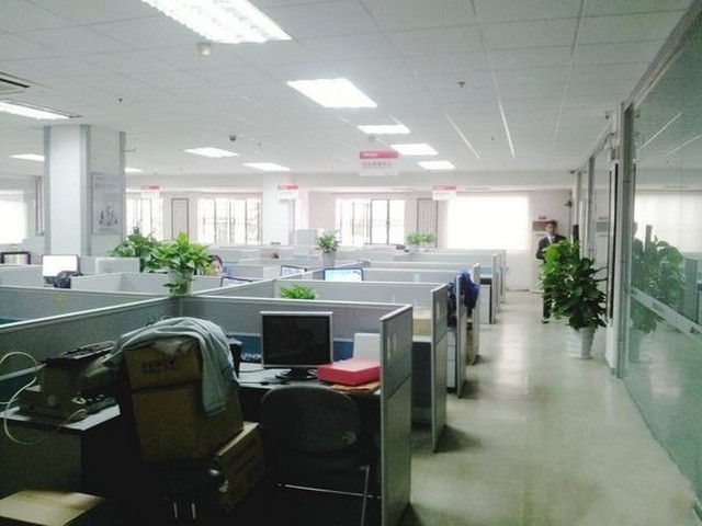 万宁现代家具佰家汇家具城